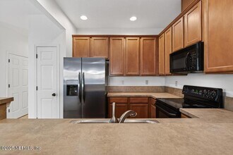 13501 Gemfire Ct in Jacksonville, FL - Building Photo - Building Photo