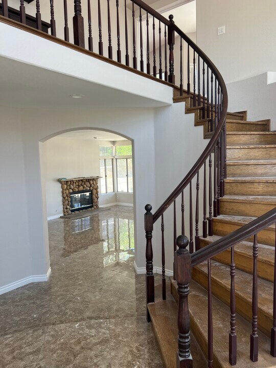 2825 Buckingham Way in Corona, CA - Building Photo