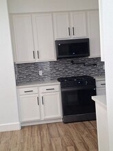 8311 Caraway Lake Cir in Baytown, TX - Foto de edificio - Building Photo