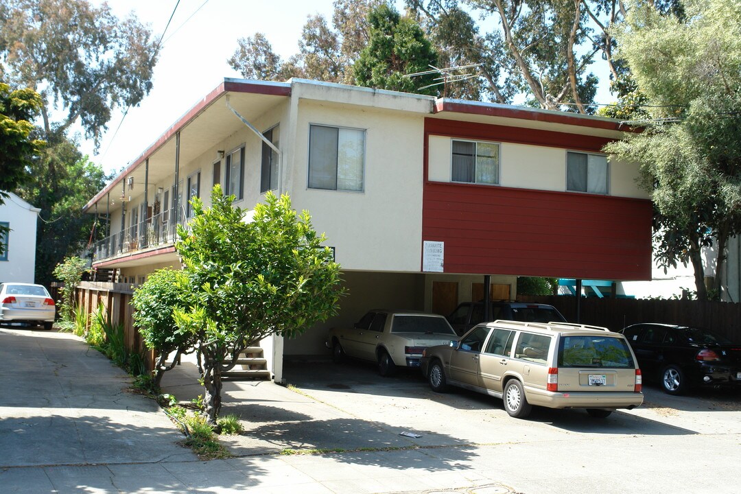 1426 Addison St in Berkeley, CA - Building Photo