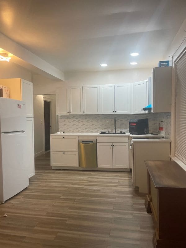 40-39 Gleane St in Queens, NY - Building Photo - Building Photo