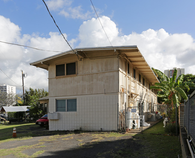 717 Kamoku St in Honolulu, HI - Foto de edificio - Building Photo