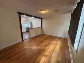 816 Savage Rd in Charleston, SC - Building Photo