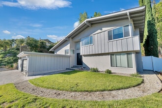 19653 Valdez Dr in Tarzana, CA - Foto de edificio - Building Photo