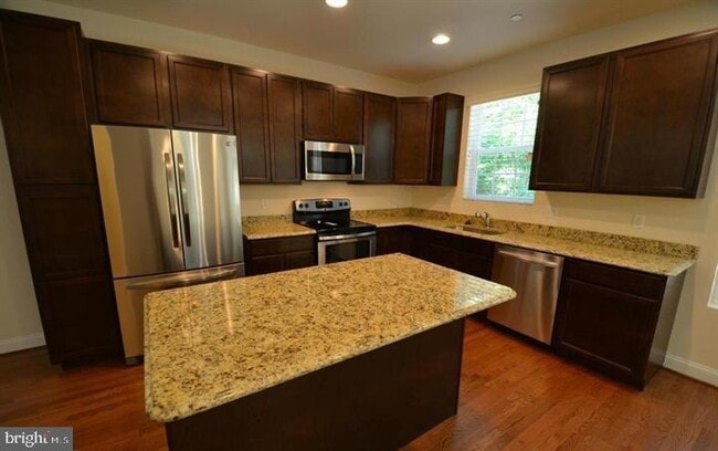 5917 Sneed Dr in Deale, MD - Building Photo - Building Photo