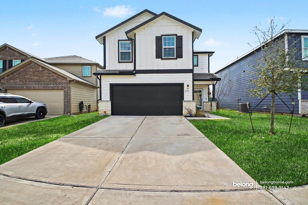 6918 Telean St in Houston, TX - Building Photo