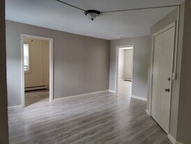 165 Merrimack St, Unit 2 in Manchester, NH - Building Photo