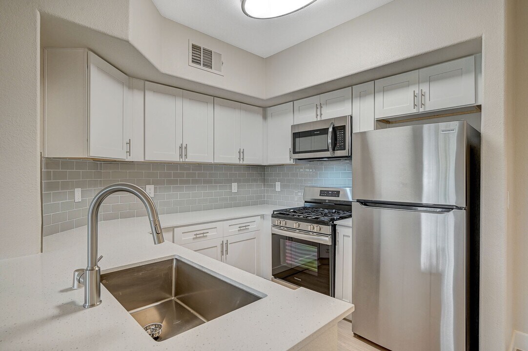 Arroyo Grande in Henderson, NV - Building Photo