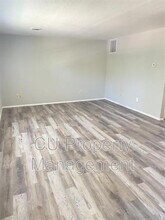 705 Hollycrest Dr in Champaign, IL - Building Photo - Building Photo