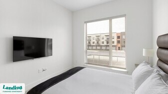 650 E Sycamore St in Denton, TX - Building Photo