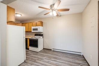 Commerce Apartments in North Mankato, MN - Building Photo - Interior Photo