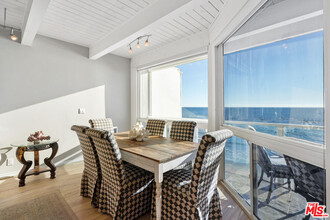 11876 S Beach Club Way in Malibu, CA - Building Photo - Building Photo