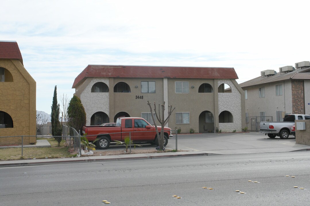 Sunland Manor in North Las Vegas, NV - Building Photo