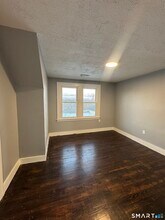 10 Lester St in West Haven, CT - Building Photo - Building Photo