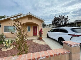 341 Franklin Ln in Ventura, CA - Building Photo