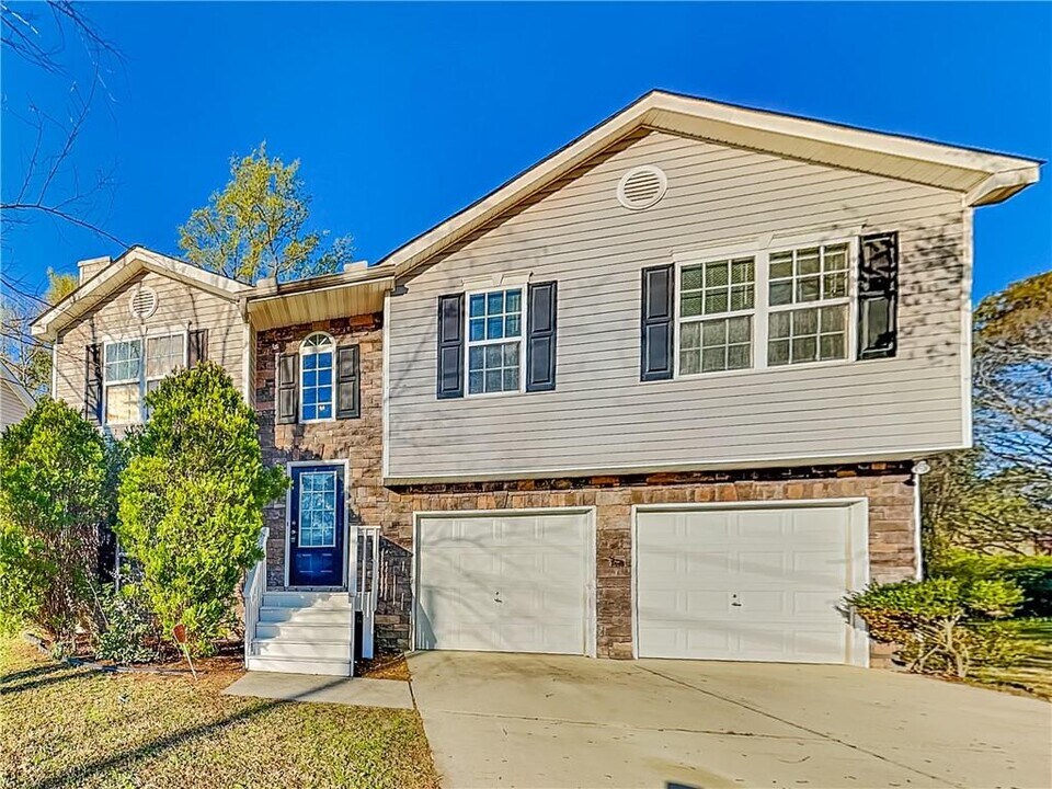 4071 Jewel Terrace in Conley, GA - Building Photo
