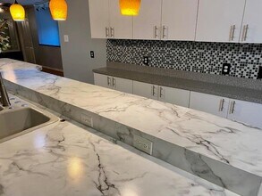 7648 Broadview Dr-Unit -101 in Houston, TX - Building Photo - Building Photo