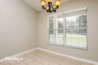 709 Grant Ave in Mount Dora, FL - Foto de edificio - Building Photo