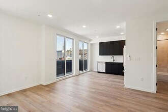 225-27 N 12th St in Philadelphia, PA - Building Photo - Building Photo