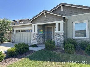 1972 Carogold Ln in Manteca, CA - Building Photo - Building Photo