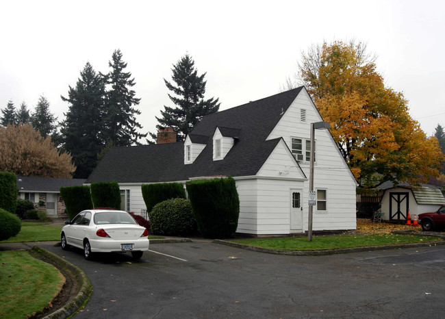 1397-1407 SE 130th Ave in Portland, OR - Foto de edificio - Building Photo