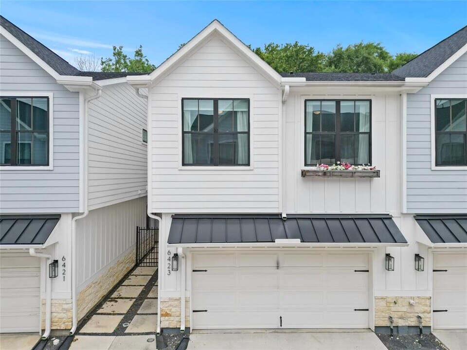 6423 Highland Pine Ln in Houston, TX - Building Photo