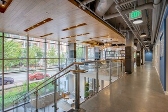 Nine East 33rd in Baltimore, MD - Foto de edificio - Interior Photo