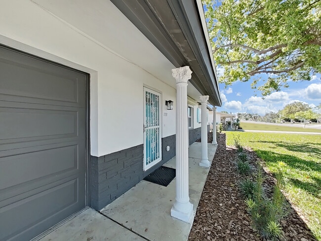 7797 Barry Ct in Seminole, FL - Building Photo - Building Photo