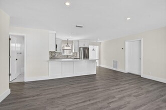 954 SE 7th St in Deerfield Beach, FL - Building Photo - Building Photo