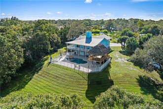 3327 SW Bessy Creek Trail in Palm City, FL - Building Photo - Building Photo