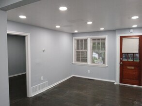 8 Mangam St in Cohoes, NY - Building Photo - Building Photo