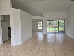 481 10th Ave NW in Naples, FL - Building Photo - Building Photo