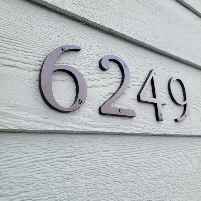 6249-6253 Mary Ln Dr