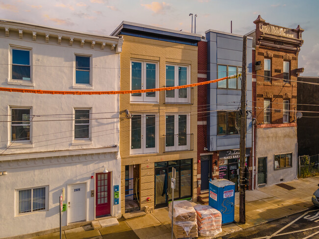 2327 Frankford Ave in Philadelphia, PA - Building Photo - Building Photo