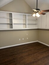 15550 Riverdale Ave E in Baton Rouge, LA - Foto de edificio - Building Photo