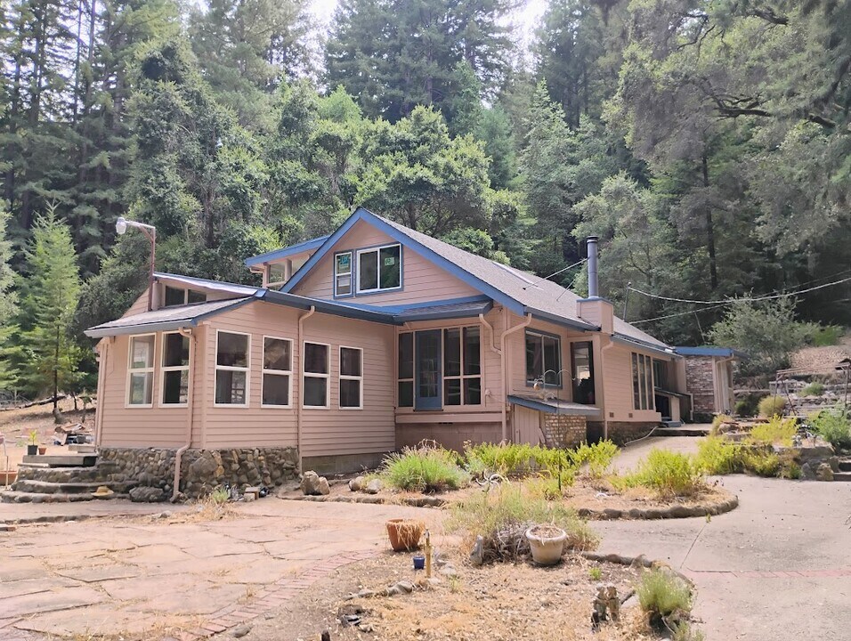 900 Harmon Gulch Rd in Boulder Creek, CA - Building Photo