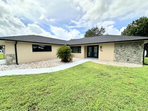 425 Lake August Dr in Lake Placid, FL - Building Photo - Building Photo