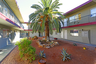 Sherwood Apartments in Las Vegas, NV - Building Photo - Building Photo