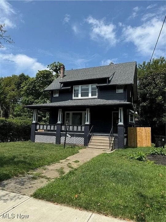 10803 Grantwood Ave in Cleveland, OH - Building Photo