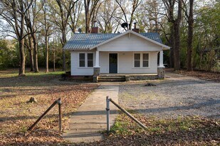 512 E Main St in Marshville, NC - Building Photo