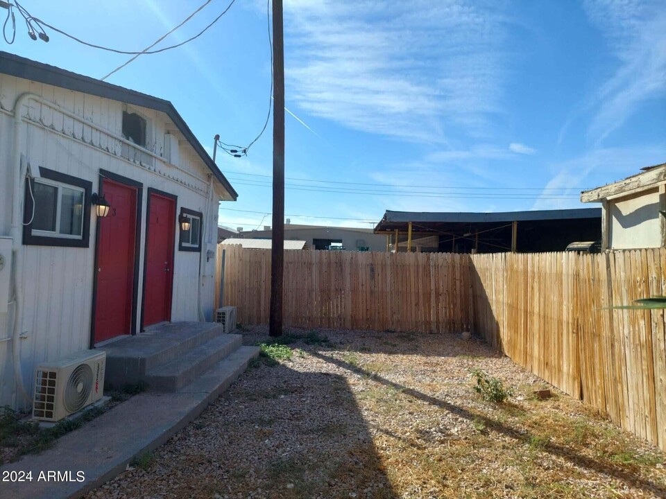 104 W Roosevelt St in Buckeye, AZ - Building Photo