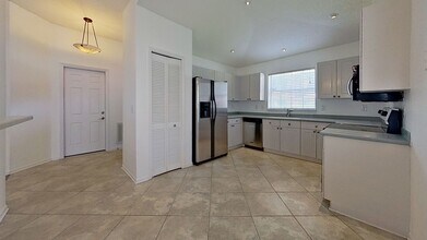 1140 Hidden Cove Cir N in Jacksonville, FL - Building Photo - Building Photo