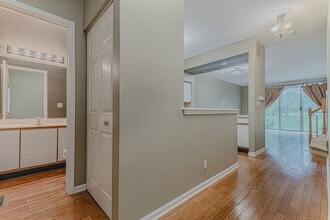 1457 Walnut Hill Ave in St. Charles, IL - Building Photo - Building Photo