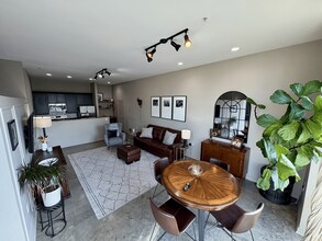 926 Woodland St, Unit 106 in Nashville, TN - Building Photo - Building Photo