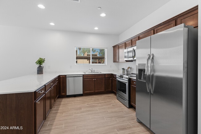 property at 2842 E Tracy Ln