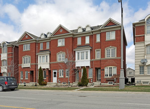 2510-2518 Bur Oak Ave in Markham, ON - Building Photo - Building Photo