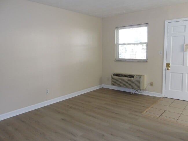 4012 Southern Pkwy in Louisville, KY - Building Photo - Building Photo