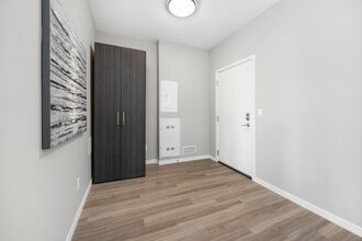 Mission 17 in Calgary, AB - Building Photo - Building Photo