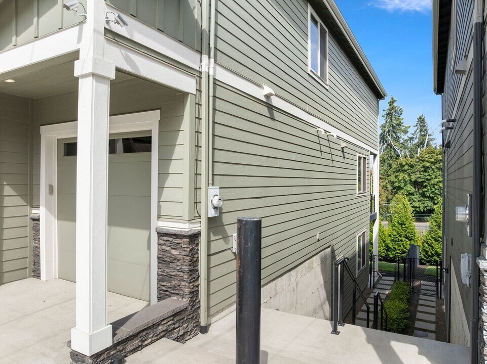 12576 SE 27th Ave in Milwaukie, OR - Building Photo