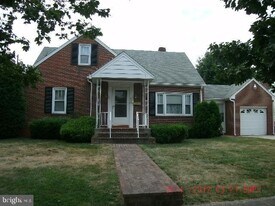 429 S Tennessee Ave in Martinsburg, WV - Building Photo